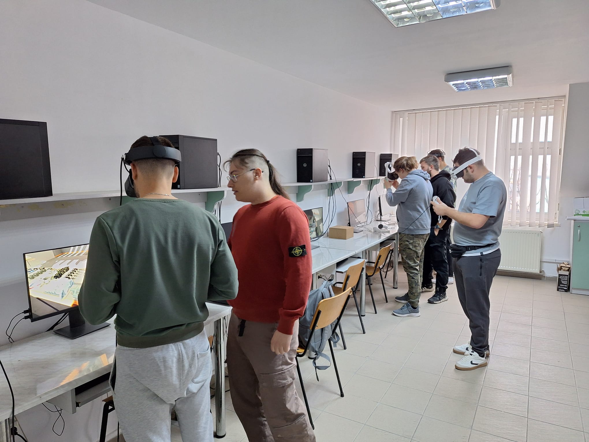 Students of the Faculty of Mechanical, Industrial and Maritime Engineering use virtual reality for the study of engines